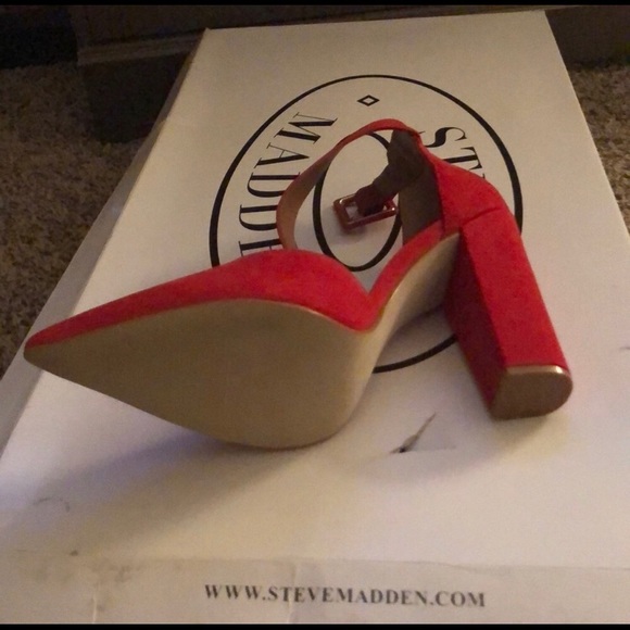 Steve Madden Suede Heel 👠 - Picture 5 of 5